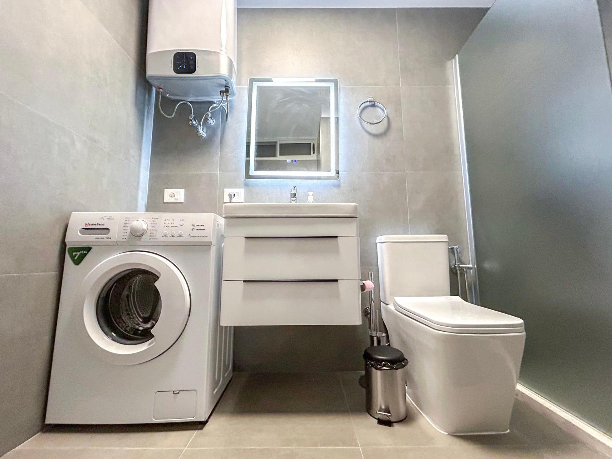 2 Bedroom 1015 *